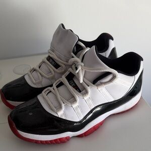 Jordan Athletic Shoes Black White Red